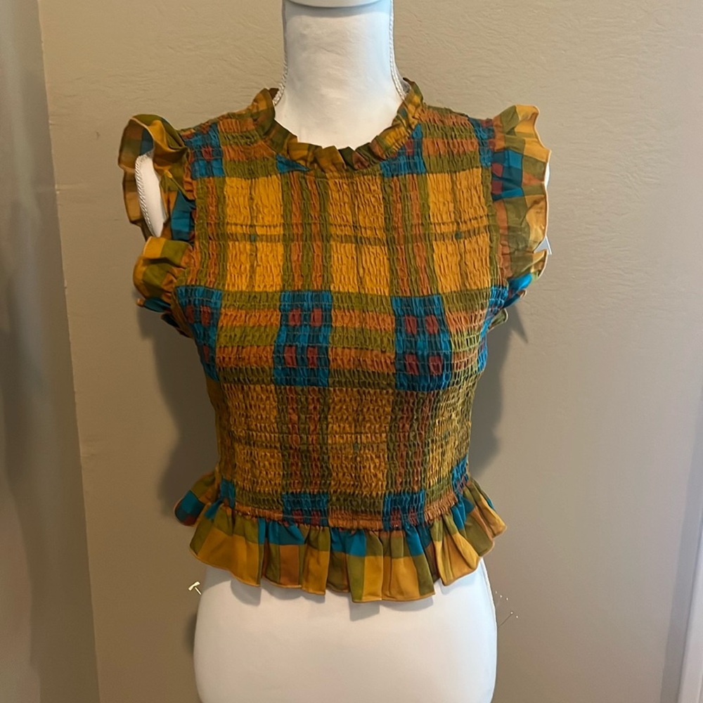 Andree crop top with ruffle sleeves and bottom. NWT